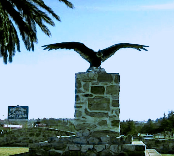 Casa Serrana - Hotel :: Condor Monument :: Huerta Grande,  Córdoba – Argentina 
